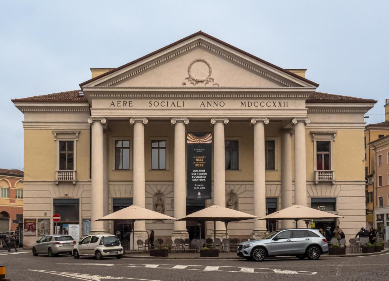 Maison Blanche: Appartamento Elegante Con Parcheggio Privato Mantua Exterior foto