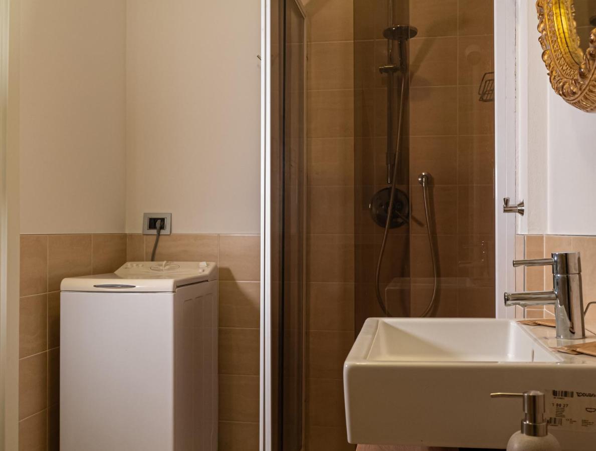 Maison Blanche: Appartamento Elegante Con Parcheggio Privato Mantua Exterior foto